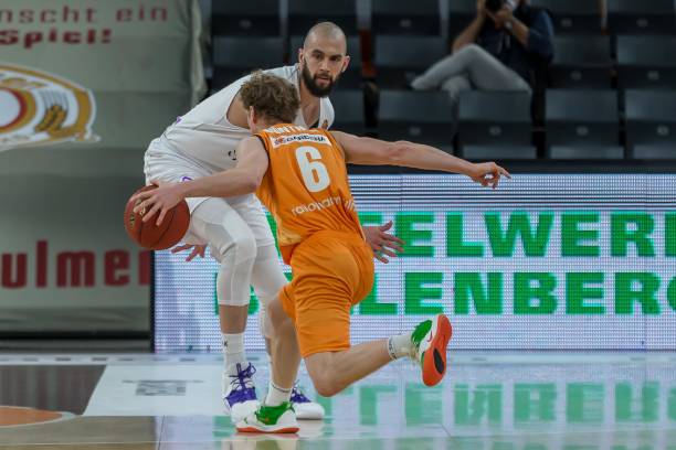 向以坚韧和 向以坚韧和